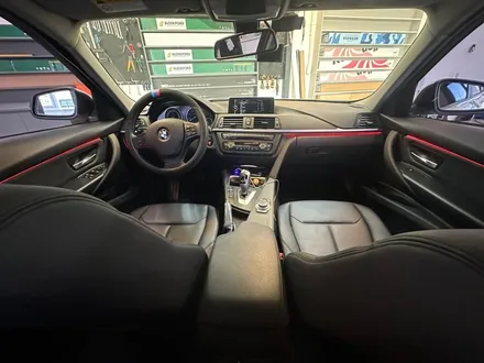 부산송정 BMW320d엠비언트 실내간접조명 옵션도 추가해서 타보세요! / 부산 해운대구 송정동