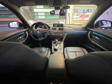 부산송정 BMW320d엠비언트 실내간접조명 옵션도 추가해서 타보세요! / 부산 해운대구 송정동