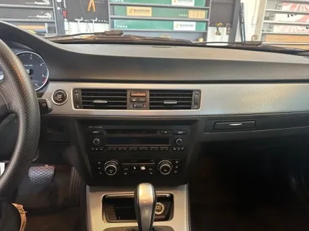 [카즈멀티샵] BMW 320d 아틀란 네비게이션 / 지넷Z7 블랙박스 장착 / 부산 해운대구 송정동