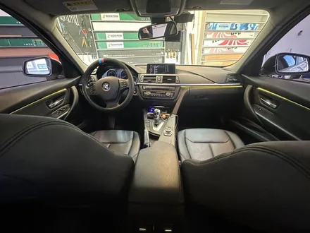 부산송정 BMW320d엠비언트 실내간접조명 옵션도 추가해서 타보세요! / 부산 해운대구 송정동