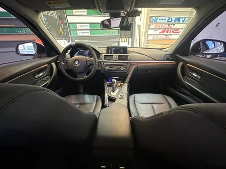 부산송정 BMW320d엠비언트 실내간접조명 옵션도 추가해서 타보세요! / 부산 해운대구 송정동
