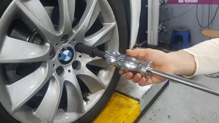 bmw 520d 락볼트 작업 / 인천 부평구 십정동