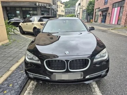 중고 자동차를 새 차처럼 :) BMW 7시리즈 유광블랙 전체 랩핑 / 화성 동탄치동천로