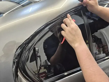 올드카 랩핑으로 확 달라진 느낌! :) BMW 7시리즈 고광택 타이니봇 밀크 그레이 / 화성 동탄치동천로