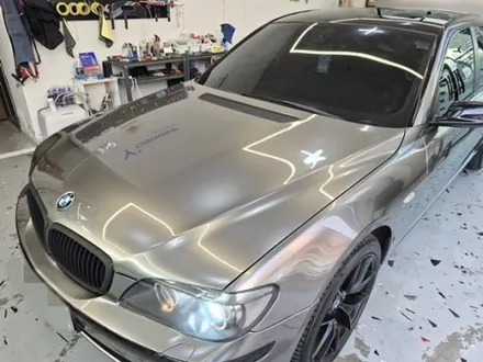 올드카 랩핑으로 확 달라진 느낌! :) BMW 7시리즈 고광택 타이니봇 밀크 그레이 / 화성 동탄치동천로