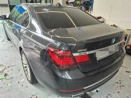 중고 자동차를 새 차처럼 :) BMW 7시리즈 유광블랙 전체 랩핑 / 화성 동탄치동천로
