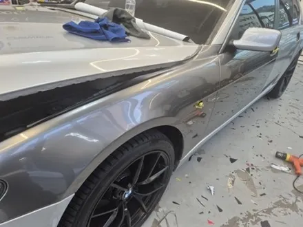 올드카 랩핑으로 확 달라진 느낌! :) BMW 7시리즈 고광택 타이니봇 밀크 그레이 / 화성 동탄치동천로