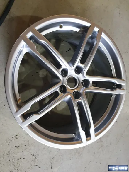 포르쉐 마칸S 순정복원[휠손상][휠복원전문] / 인천 서구 금곡동