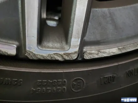 벤츠GLS400d 컷팅복원 [휠손상][휠복원싼곳] / 인천 서구 금곡동