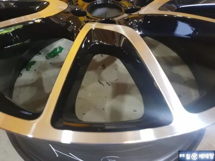 벤츠GLC43 amg21인치 컷팅휠복원[인천휠수리복원][김포휠수리복원] / 인천 서구 금곡동