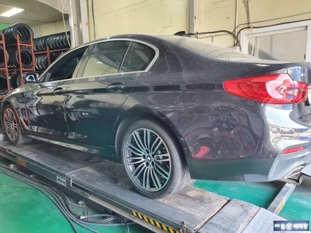 BMW530i X-drive 컷팅복원[휠손상][휠복원비용] / 인천 서구 금곡동