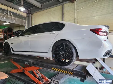 BMW760LD 유광블랙복원 [휠손상][도장불량] / 인천 서구 금곡동