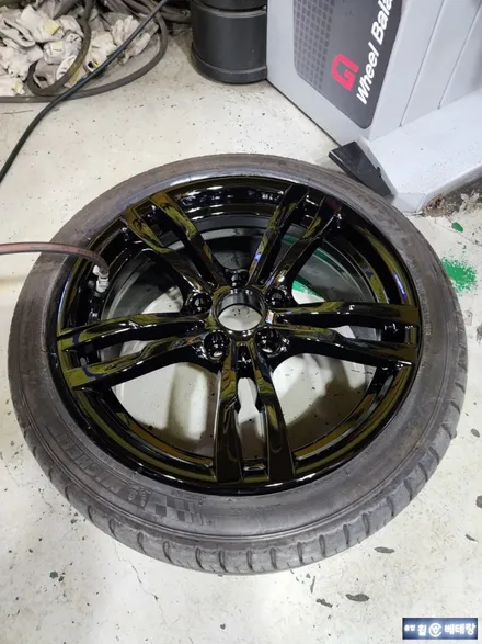 BMW320D 유광블랙 복원 [순정휠][분위기전환] / 인천 서구 금곡동