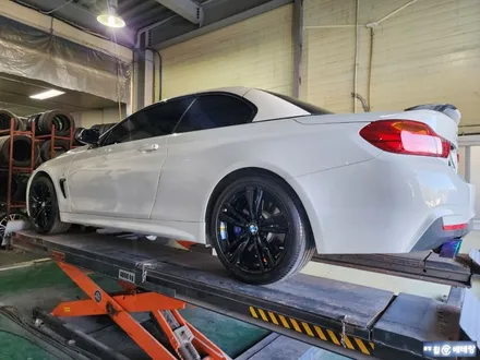 BMW420d 컨버터블 유광블랙복원[휠손상복원][백화현상] / 인천 서구 금곡동