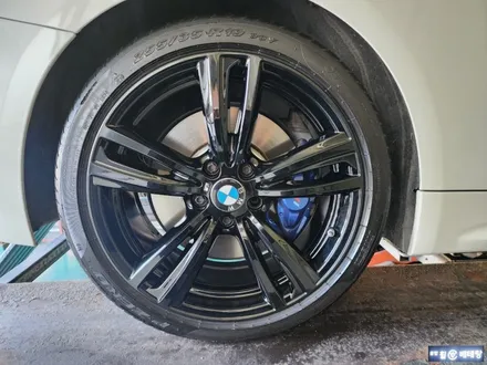 BMW420d 컨버터블 유광블랙복원[휠손상복원][백화현상] / 인천 서구 금곡동