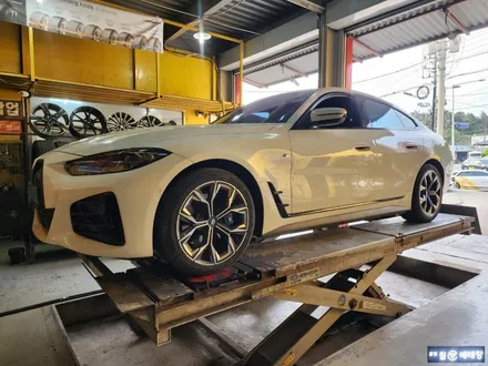 BMW i4 컷팅 복원 [휠손상복원][휠긁힘] / 인천 서구 금곡동