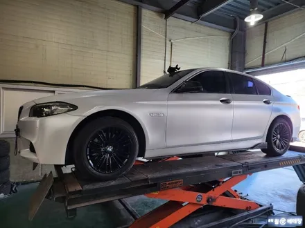 BMW 520d 유광블랙 복원 [휠수리복원][도장손상] / 인천 서구 금곡동