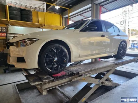 BMW320D 유광블랙복원 [휠손상복원][휠복원잘하는곳] / 인천 서구 금곡동