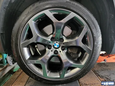 BMW X6 고스트크롬복원 및 금호 크루젠HP91 타이어교환[휠타이어][대차서비스] / 인천 서구 금곡동