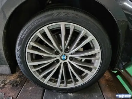 BMW320i 컷팅복원 & 한국 벤투스 컴포트 타이어 교환 [휠손상복원][휠타이어전문] / 인천 서구 금곡동