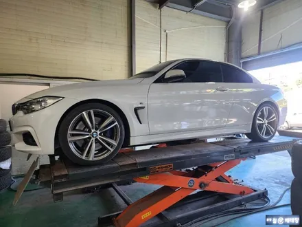 BMW420d 컨버터블 유광블랙복원[휠손상복원][백화현상] / 인천 서구 금곡동