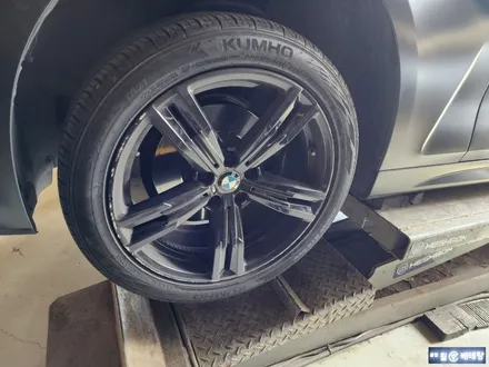 BMW 420i 쿠페 유광블랙 복원 & 중고타이어 교환 [휠타이어전문][가성비작업] / 인천 서구 금곡동
