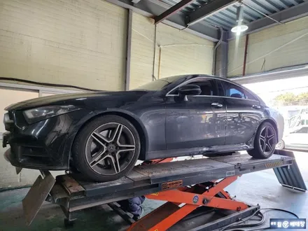 벤츠 CLS400d 유광블랙 복원 [휠손상복원][가까운휠복원] / 인천 서구 금곡동