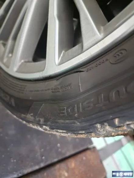 BMW320i 컷팅복원 & 한국 벤투스 컴포트 타이어 교환 [휠손상복원][휠타이어전문] / 인천 서구 금곡동