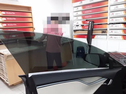 테슬라 모델S에 딱 어울리는 썬팅필름 레이노S9 / 서울 동대문구 장안동