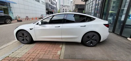 김포 신차패키지 전문점 제노사이드 테슬라 모델Y 모델3 썬팅 블랙박스 보조배터리 시공 / 김포시 장기동