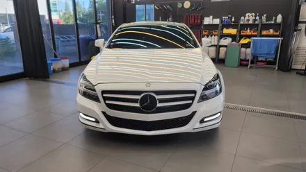 김포 랩핑 전문점 제노사이드 벤츠 W218 CLS250 CDI 3M2080 유광화이트골드스파클 전체랩핑 / 크롬죽이기 / 휠스크레치복원도색 / 김포시 장기동