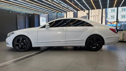 김포 랩핑 전문점 제노사이드 벤츠 W218 CLS250 CDI 3M2080 유광화이트골드스파클 전체랩핑 / 크롬죽이기 / 휠스크레치복원도색 / 김포시 장기동