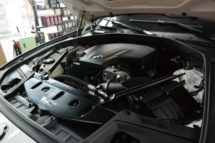 김포 멀티튜닝숍 제노사이드 중고차패키지 BMW F10 528i 엔진오일 교환/틴팅 재시공/유리막 코팅 / 김포시 장기동