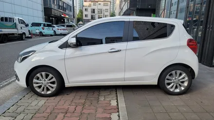 김포 프리미엄 썬팅 전문점 제노사이드 더넥스트스파크 썬팅재시공시원한 블루블랙 컬러의 세인트아모 아쿠아82 열차단썬팅 / 김포시 장기동