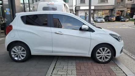 김포 프리미엄 썬팅 전문점 제노사이드 더넥스트스파크 썬팅재시공시원한 블루블랙 컬러의 세인트아모 아쿠아82 열차단썬팅 / 김포시 장기동