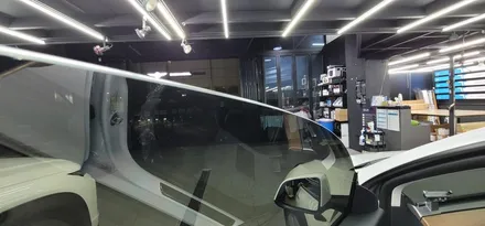 김포 신차패키지 전문점 제노사이드 테슬라 모델Y 모델3 썬팅 블랙박스 보조배터리 시공 / 김포시 장기동