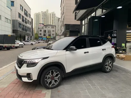 [제노사이드] 김포 장기동 멀티 튜닝샵 셀토스 기아앰블럼 제거 및   그릴랩핑 투톤랩핑 셀토스 엠블럼 튜닝 / 김포시 장기동