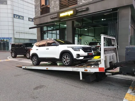 [제노사이드] 김포 장기동 멀티 튜닝샵 셀토스 기아앰블럼 제거 및   그릴랩핑 투톤랩핑 셀토스 엠블럼 튜닝 / 김포시 장기동