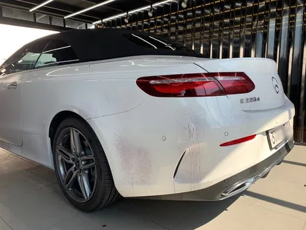 김포랩핑 전문샵 제노사이드 벤츠 E220d 카브리올레 3M 2080 - GP281 Gloss Flip Psychedelic(플립싸이키델릭) 전체랩핑 시공 / 김포시 장기동