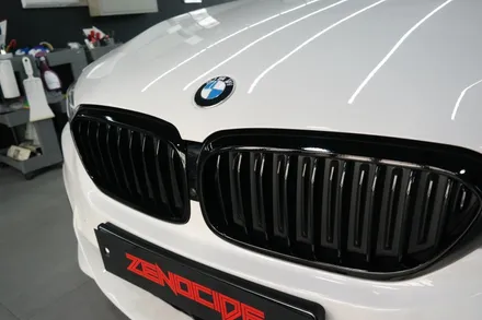 김포 랩핑전문샵 제노사이드 BMW 5시리즈 그릴 부분랩핑/랩핑     3M 유광 블랙 시공으로 스포티함 포인트 주기 / 김포시 장기동