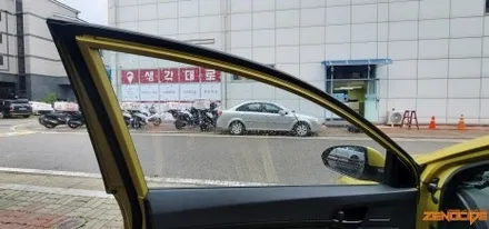 [김포 썬팅] 맑고 잘 보이는 썬팅, 열 차단 기능은 있지만 옅은 농도의 어항 썬팅 매력, 정반대의 프라이버시와 극대화된 열 차단 성능이 확실한 썬팅과 비교해 보기 / 김포시 장기동