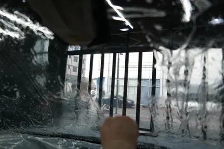 김포썬팅 전문샵 제노사이드 BMW X5 전면 솔라가드 HP30% 시공으로 밝은 시인성 과 우수한 열차단 성능 업그레이드! / 김포시 장기동