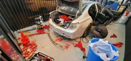 [김포랩핑] BMW 7시리즈 이차도 랩핑이 될까요? 사틴블랙 전체랩핑으로 죽었던 차에 생명 연장의 꿈을 이뤘습니다.