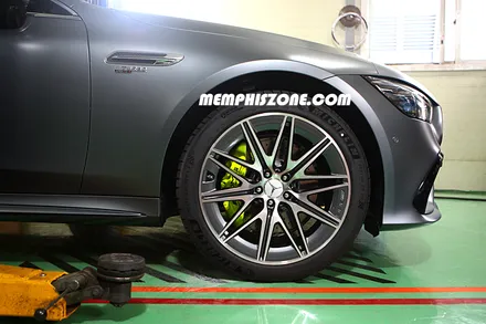 [벤츠] AMG GT43 우레탄 캘리퍼도색 - 플래쉬 옐로우(형광색) - 일산멤피스존 - 서울 경기 일산 파주 브레이크 캘리퍼도색 잘하는곳 비용 신형개조 컨버젼 / 파주 운정로