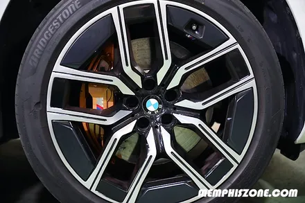 [BMW] i7(G70) 브레이크 캘리퍼도색 - 세라믹 오렌지 - 일산 멤피스존 드레스업 튜닝 파주 운정 잘하는곳 비용 / 경기 파주