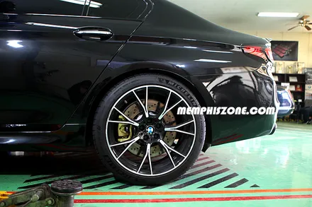 [BMW] F90 M5 우레탄 캘리퍼도색 - 리얼 골드 - 일산멤피스존 - 서울 경기 일산 파주 브레이크 캘리퍼도색 잘하는곳 비용 신형개조 컨버젼 / 파주 운정로