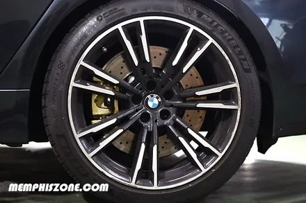 [BMW] M5 (F90) 브레이크 캘리퍼도색 - 리얼 골드 - 일산 멤피스존 - 드레스업 튜닝 캘리퍼도색 비용 가격 / 경기 파주