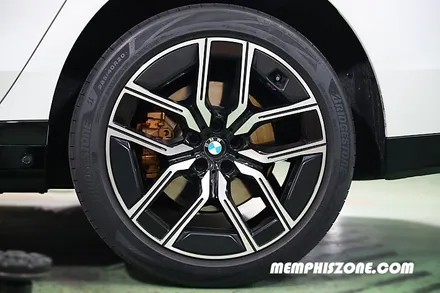[BMW] i7(G70) 브레이크 캘리퍼도색 - 세라믹 오렌지 - 일산 멤피스존 드레스업 튜닝 파주 운정 잘하는곳 비용 / 경기 파주