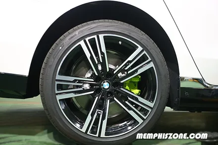 [BMW] i7 (G70e) 브레이크 캘리퍼도색 / 비용 - 플래쉬 옐로우 (형광색) - 일산 멤피스존 - 드레스업 튜닝 파주 운정 / 경기 파주