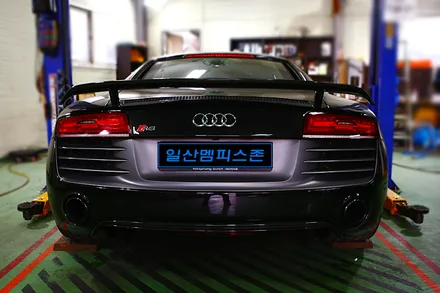 [아우디] R8 V10 우레탄 캘리퍼도색 - 커스텀 플래쉬 그린(개인 주문컬러) - 일산멤피스존 - 서울 경기 일산 파주 브레이크 캘리퍼도색 잘하는곳 비용 신형개조 컨버젼 / 파주 운정로